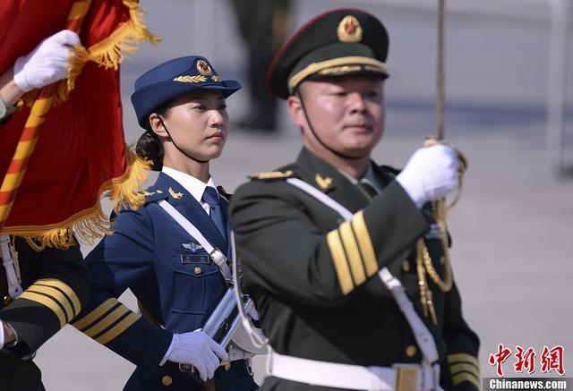 三軍儀仗隊(duì)女兵領(lǐng)隊(duì)，時(shí)代的榮光與女性的力量，三軍儀仗隊(duì)女兵領(lǐng)隊(duì)，時(shí)代榮光中的女性力量典范
