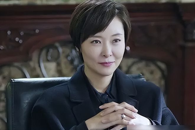 柯藍(lán)個(gè)人照片，探索名偵探的世界，柯藍(lán)個(gè)人照片，探索名偵探的世界之旅