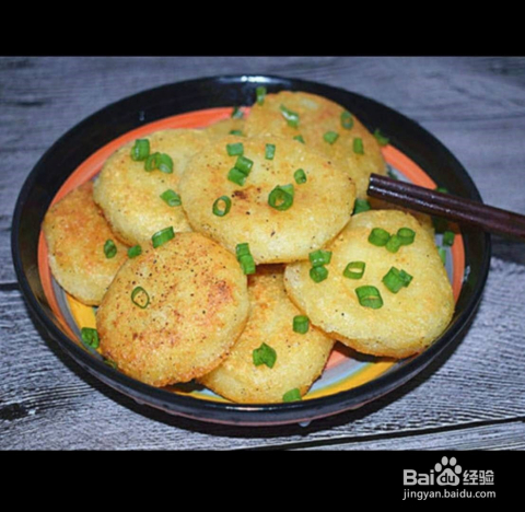 土豆餅的做法，簡(jiǎn)單又美味，讓你一吃難忘，土豆餅制作教程，簡(jiǎn)單美味，一吃難忘！