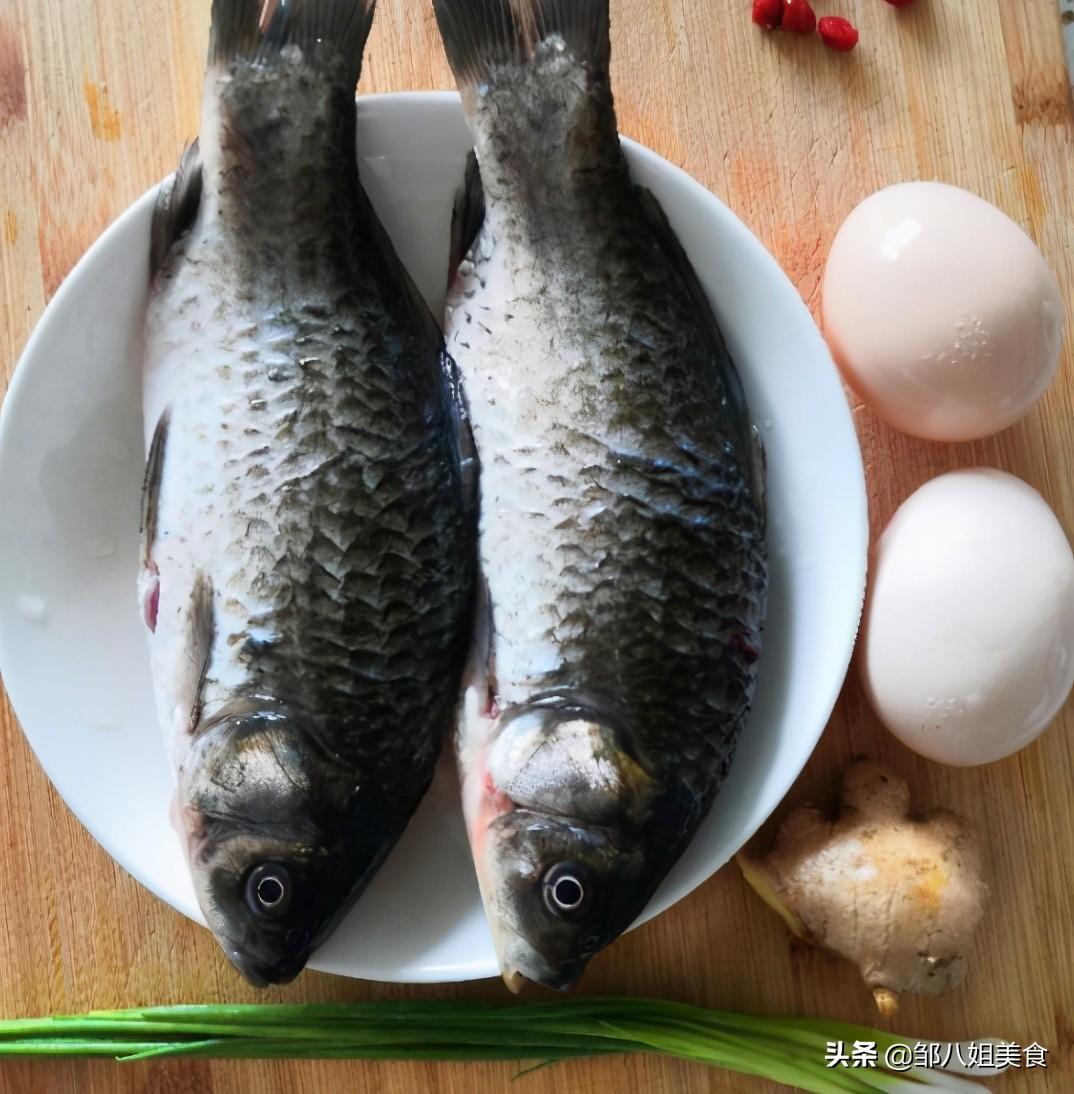 鯽魚(yú)湯的美味制作步驟，鯽魚(yú)湯美味制作攻略