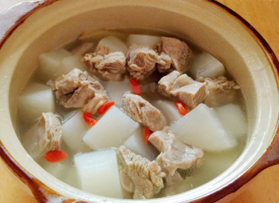 家常燉羊肉，一道溫暖人心的傳統(tǒng)佳肴，家常燉羊肉，暖心傳統(tǒng)佳肴的烹飪之道