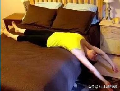 睡前瑜伽視頻，20分鐘，帶你進(jìn)入寧?kù)o的夜晚，睡前瑜伽視頻，寧?kù)o夜晚的20分鐘引導(dǎo)練習(xí)