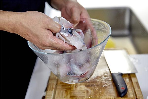 酸菜魚的美味制作秘訣，讓你品嘗到絕佳口感！，酸菜魚制作寶典，輕松呈現(xiàn)絕佳口感，讓你一嘗難忘！