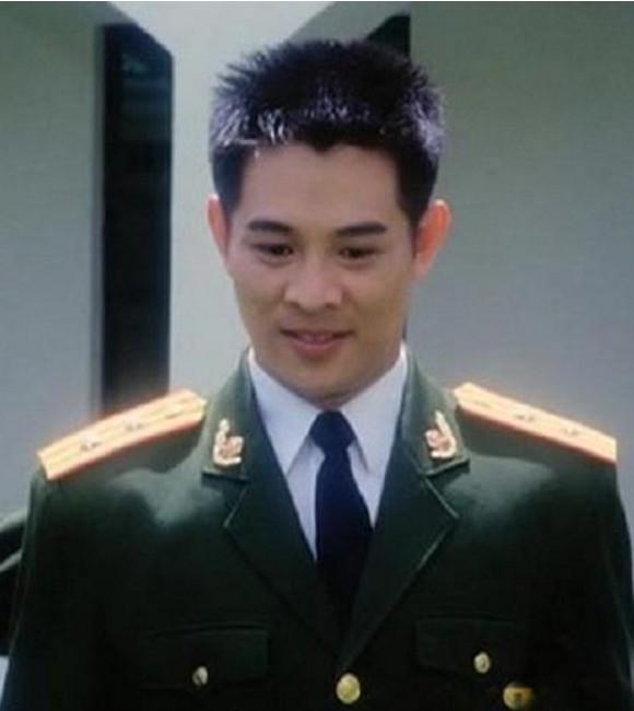 軍人霸氣帥氣的圖片，展現(xiàn)英雄之魂的風(fēng)采，軍人風(fēng)采，英雄之魂的霸氣帥氣圖片展示