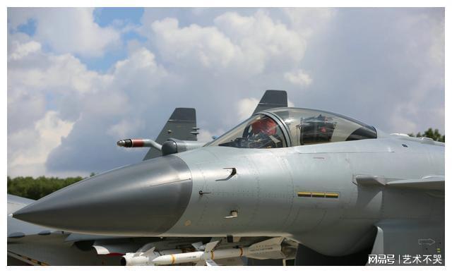 殲-10D魔改，探索中國空軍現(xiàn)代化之路的杰出代表，殲-10D魔改，中國空軍現(xiàn)代化之路的杰出代表探索