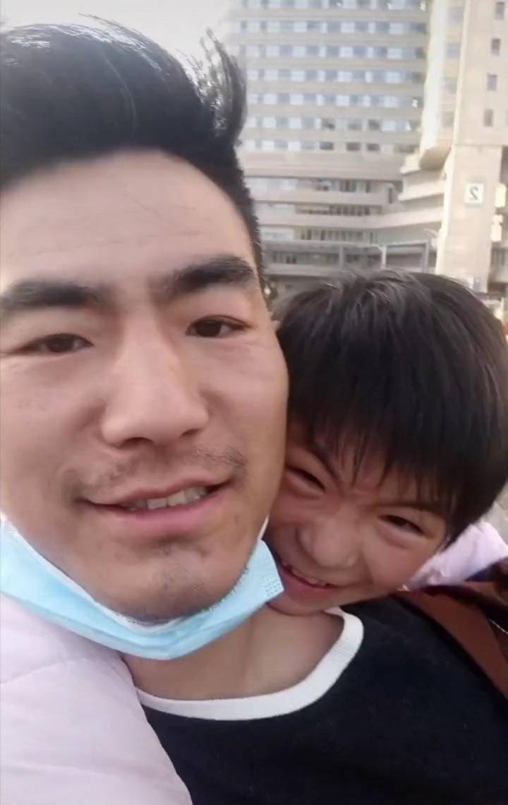 爸爸的朋友之四，光頭的故事，爸爸的朋友系列，光頭故事揭秘