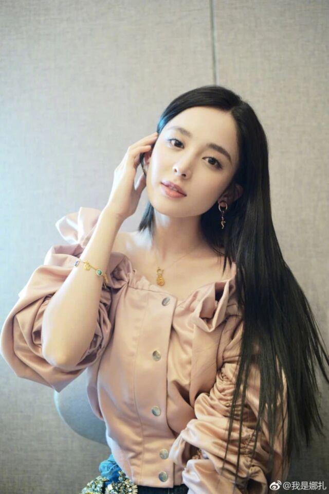 晚上如何巧妙撩女孩子聊天，晚上如何巧妙與女孩子展開聊天攻略
