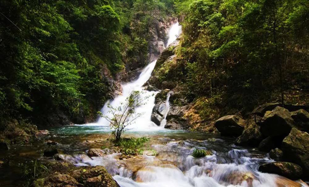 六月旅游去哪里比較好？探索最佳旅行目的地，六月最佳旅行目的地探索指南