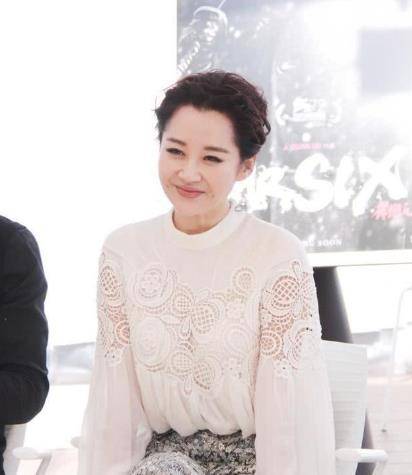 許晴，51歲的坦然承認(rèn)，人生的另一種美麗，許晴，51歲的坦然面對人生之美