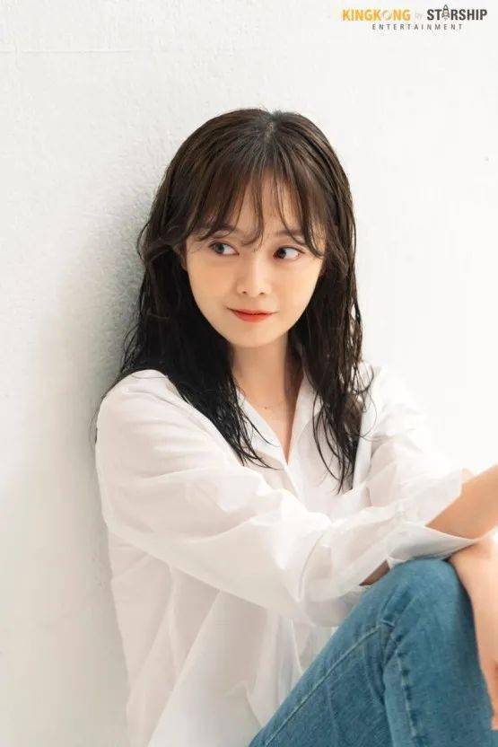 韓國演藝圈中的璀璨明珠，27歲的她太漂亮了，韓國演藝圈璀璨新星，27歲美女閃耀光芒