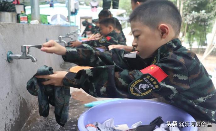 上海軍事夏令營(yíng)，鍛造新時(shí)代少年的鐵血精神，新時(shí)代少年鐵血精神鍛造地——上海軍事夏令營(yíng)