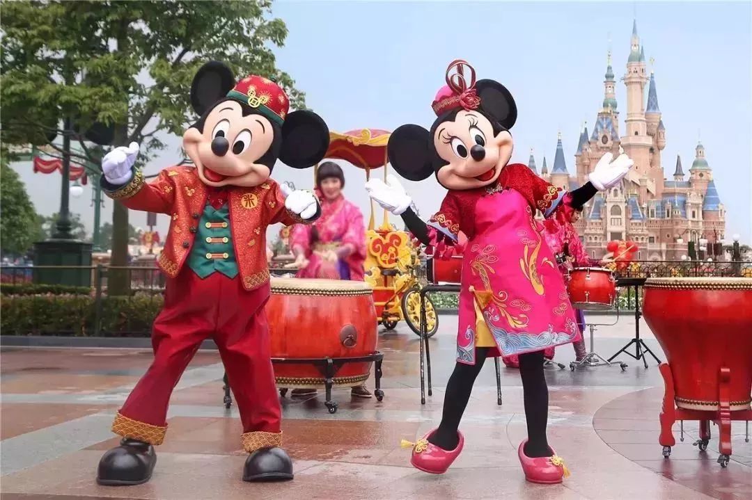 上海迪士尼度假區(qū)在2025年過年期間的放假安排，上海迪士尼度假區(qū)2025年春節(jié)期間放假安排揭秘