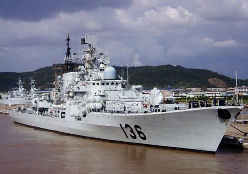 中國(guó)現(xiàn)代軍艦高清圖片——展現(xiàn)海上力量的銳利之眼，中國(guó)現(xiàn)代軍艦高清圖片——海上力量的銳利視界