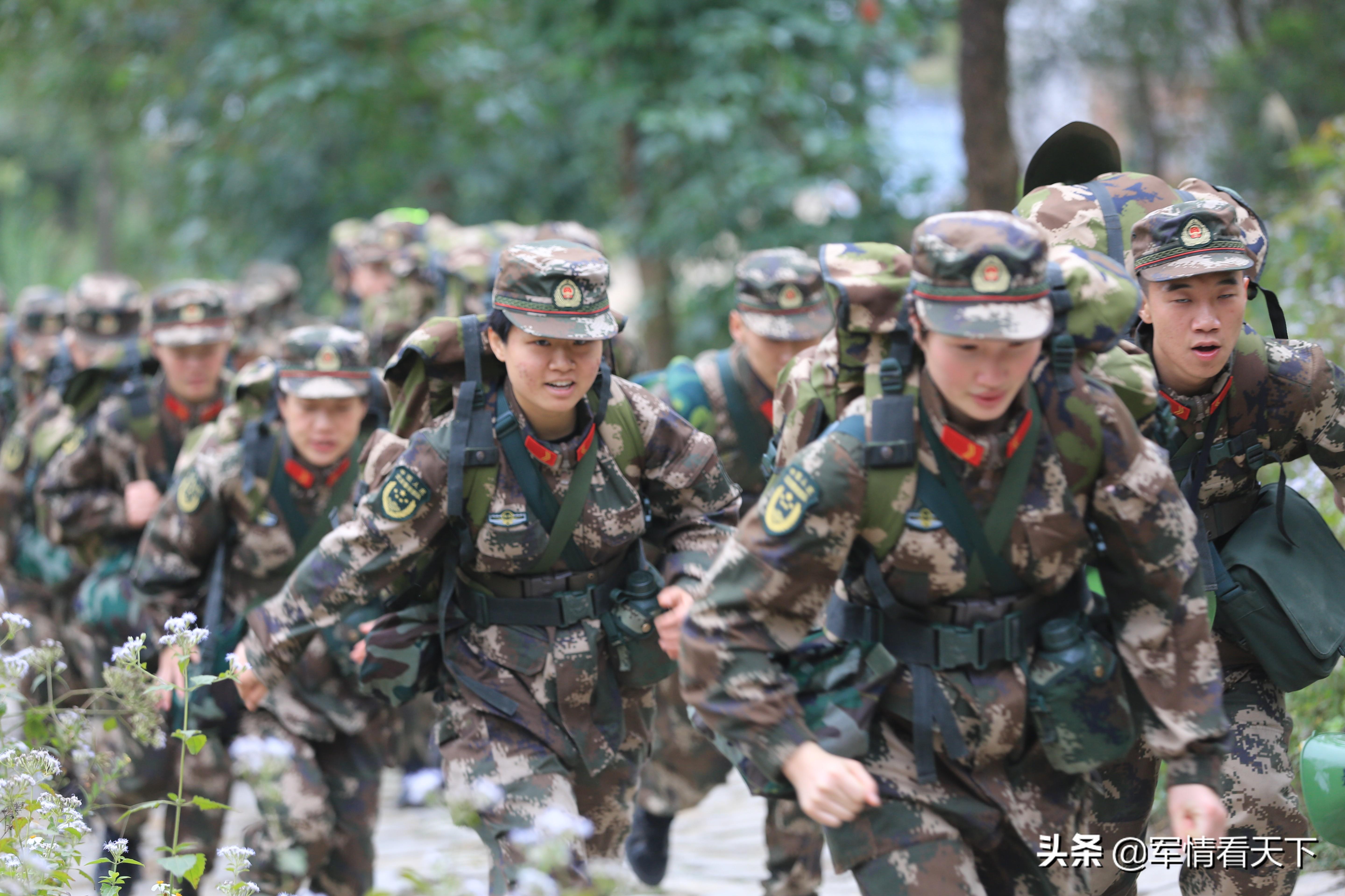 女兵人是啥，探究女性軍人的多重角色與意義，女性軍人的多重角色與意義，探究女兵人的獨特存在