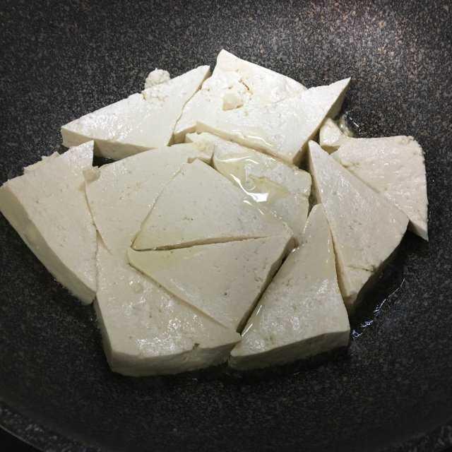 花蛤豆腐湯，一道家常美食的做法，花蛤豆腐湯，家常美食制作指南