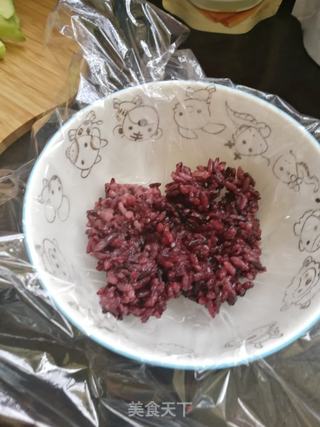 紫米飯團的做法，美味與健康并重的手工美食，紫米飯團，美味與健康的手工美食制作指南
