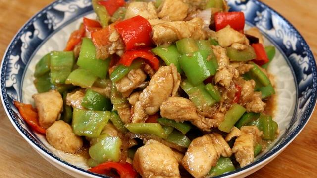 炒雞丁，如何炒出美味鮮嫩的好滋味，炒雞丁，鮮嫩美味的秘訣大揭秘！