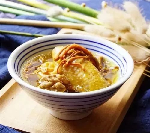 蟲草花煲湯的做法大全——營養(yǎng)美味的健康佳肴，蟲草花煲湯，營養(yǎng)美味健康佳肴的做法大全