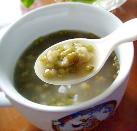 綠豆湯的正確做法，清熱降火之道，綠豆湯制作攻略，清熱降火之秘訣