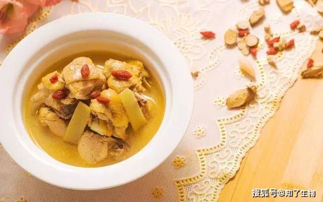 坐月子吃什么好，月子餐30天食譜，坐月子飲食指南，30天月子餐食譜推薦
