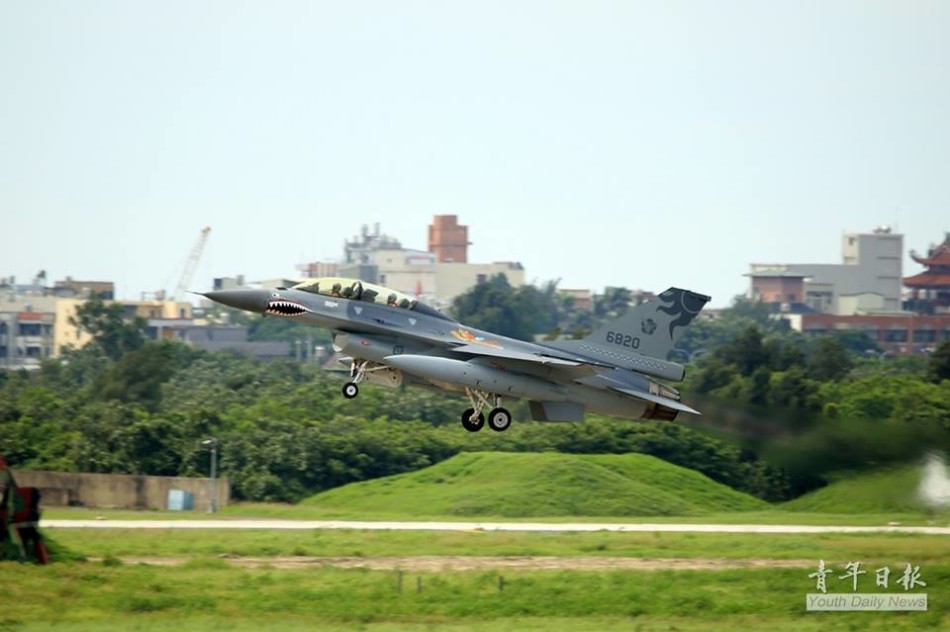 臺(tái)灣F-16戰(zhàn)機(jī)降落廈門，歷史性的時(shí)刻與兩岸關(guān)系的深度解讀，臺(tái)灣F-16戰(zhàn)機(jī)降落廈門，兩岸關(guān)系的歷史性時(shí)刻與深度解讀