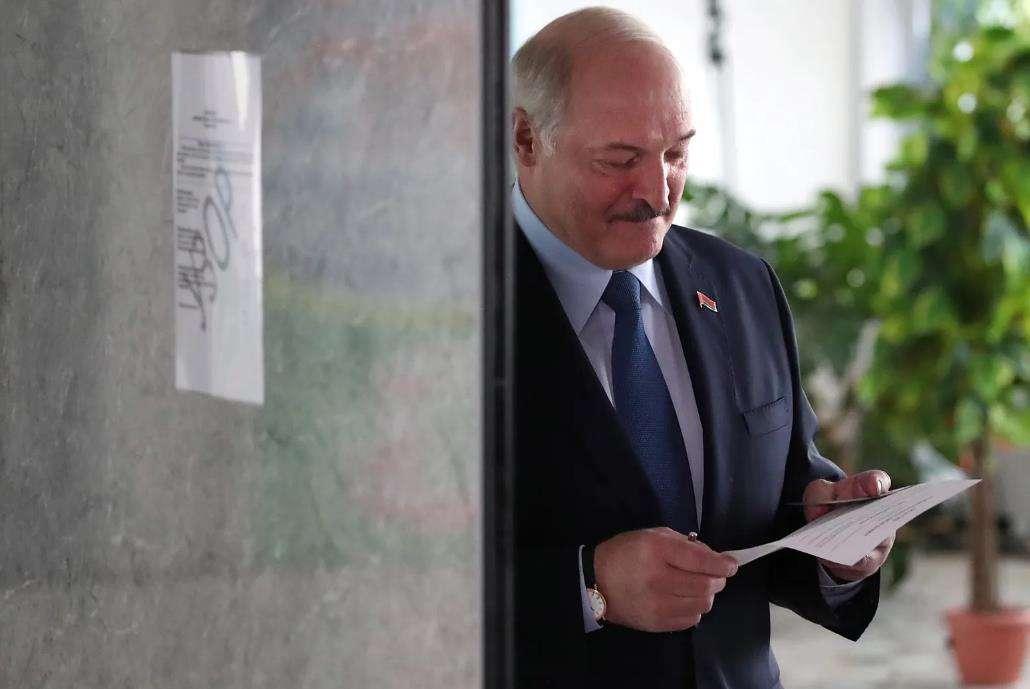 最近閱兵直播回放2021，榮耀的瞬間與歷史的見證，榮耀的瞬間與歷史的見證，回顧閱兵直播回放，領(lǐng)略中國力量