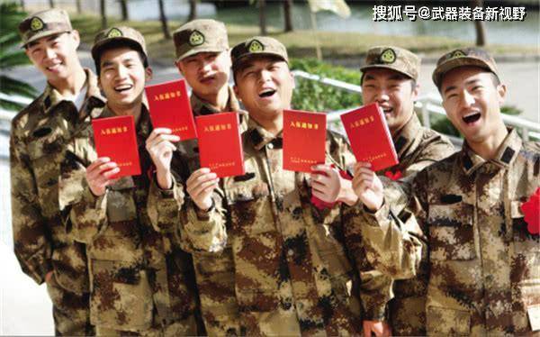 當兵與參軍的區(qū)別，深度解析兩者間的差異，當兵與參軍，深度解析差異與對比