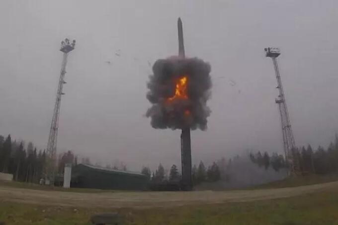 海陸空三軍地位之探討，究竟誰(shuí)的地位更高？，海陸空三軍地位對(duì)比，究竟哪一軍地位更高？