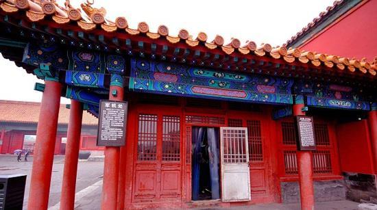 軍機處的官員，權(quán)力與責(zé)任，軍機處官員，權(quán)力與責(zé)任的交織