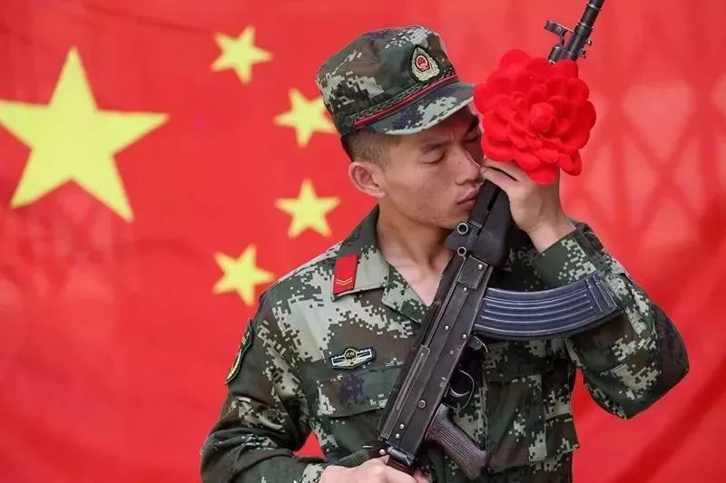 彈軍曲品民王海炮與美兵之間的故事，彈軍曲品民王海炮與美兵之間的傳奇故事