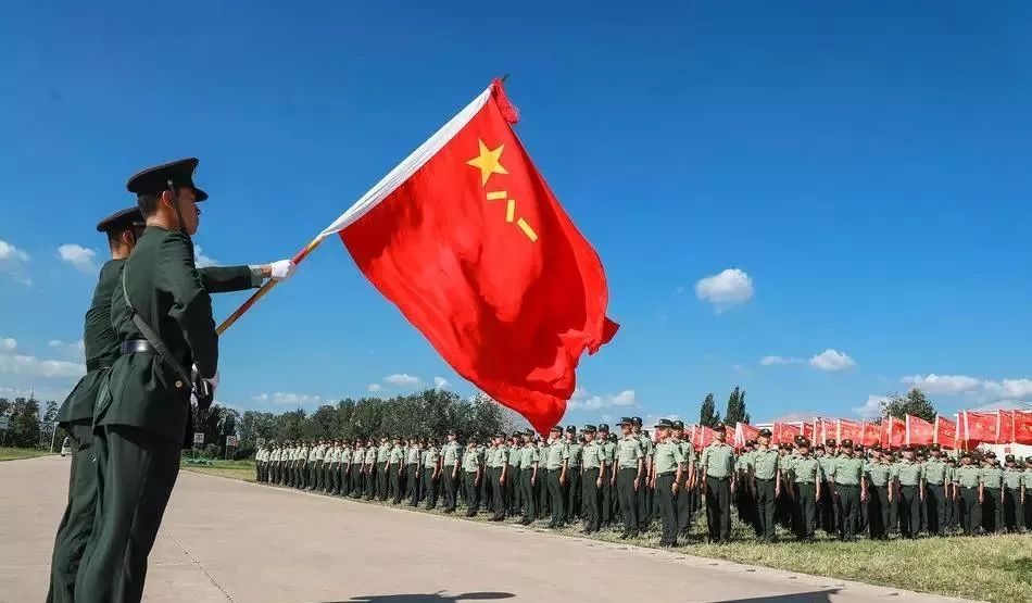關(guān)于我國軍隊裝備現(xiàn)狀及其對國家發(fā)展的重要性分析，我國軍隊裝備現(xiàn)狀及其對國家安全與發(fā)展的戰(zhàn)略意義分析