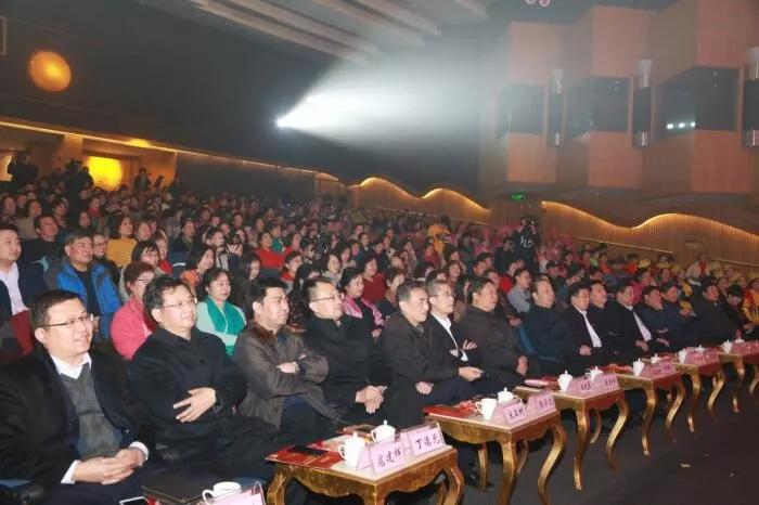 2020年春節(jié)聯(lián)歡晚會，一場文化與科技的完美融合，文化與科技的盛宴，2020年春節(jié)聯(lián)歡晚會完美呈現(xiàn)