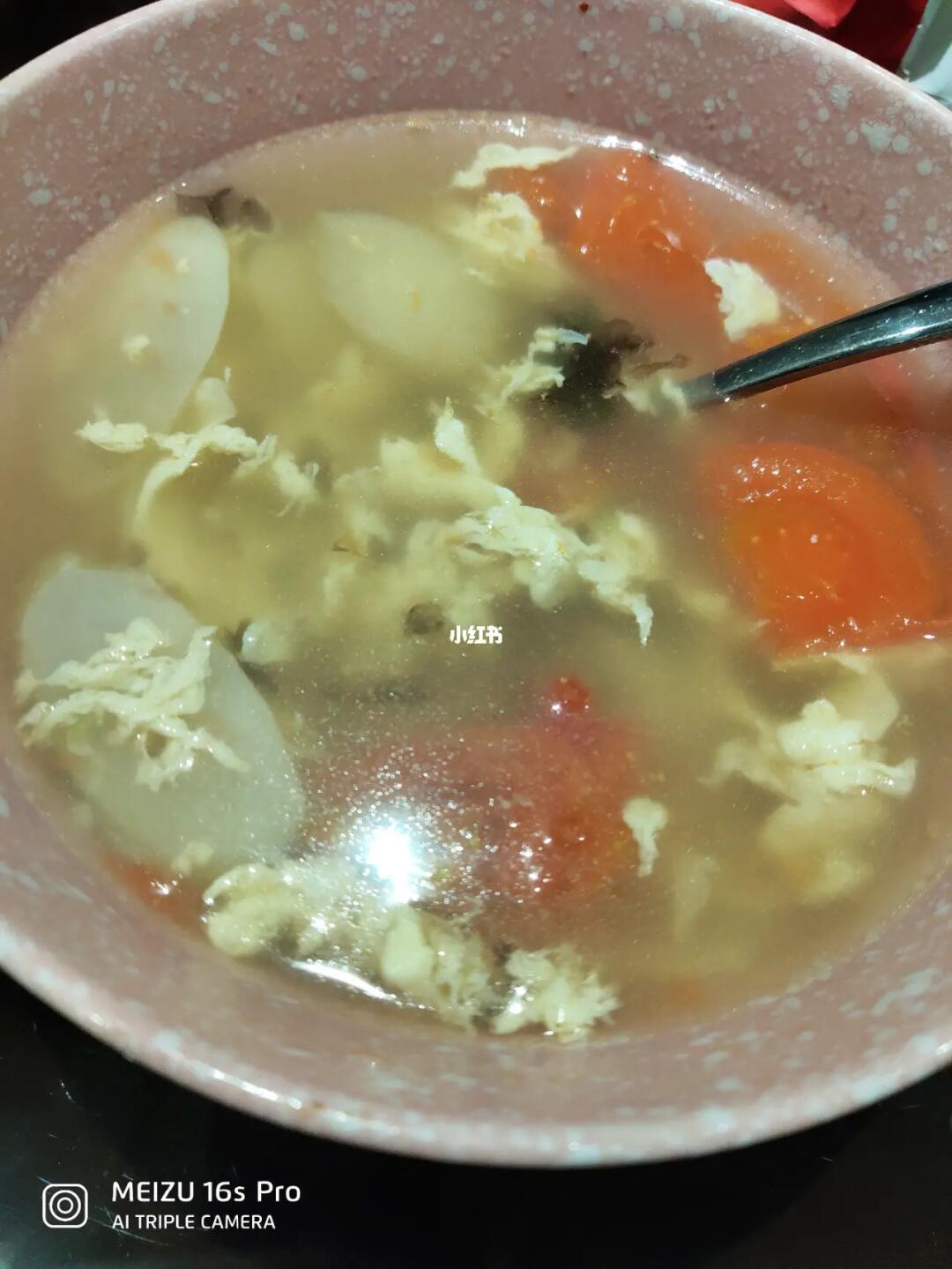番茄山藥雞蛋湯，一道營(yíng)養(yǎng)美味的家常湯品，番茄山藥雞蛋湯，營(yíng)養(yǎng)美味家常湯品