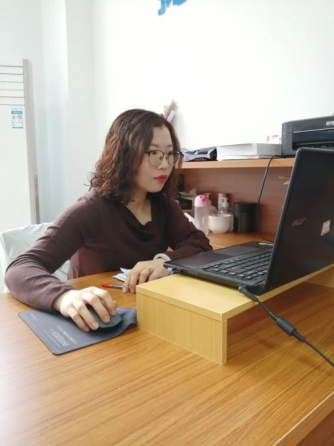 揭秘演員朱潔，星光熠熠的個人資料，揭秘演員朱潔，星光熠熠的檔案資料