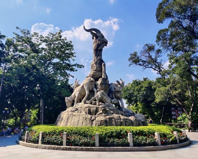 廣州，這座繁華的城市，以其深厚的歷史底蘊、豐富的自然景觀和美食文化吸引著無數(shù)游客。在這里，無論是歷史遺跡、現(xiàn)代建筑、美食小吃還是自然風(fēng)光，都能讓人流連忘返。接下來，就讓我們一起探索廣州那些好玩的地方。，廣州探秘，歷史底蘊、美食文化與自然風(fēng)光一網(wǎng)打盡