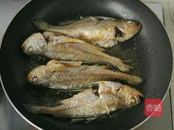 烹飪小黃花魚的藝術(shù)，一道美味的海洋佳肴，烹飪小黃花魚的藝術(shù)，海洋佳肴的誘惑之道
