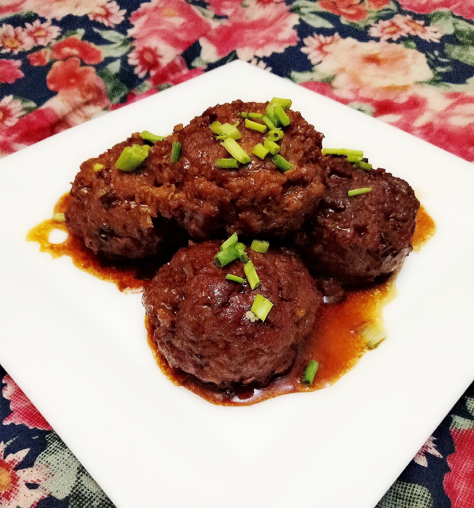 紅燒獅子頭，傳統(tǒng)美食的魅力與烹飪藝術(shù)，紅燒獅子頭，傳統(tǒng)美食的魅力與烹飪藝術(shù)的完美結(jié)合