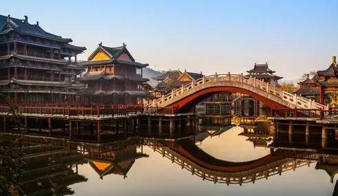 橫店影視城，探尋中國影視之都的熱門旅游景點(diǎn)，橫店影視城，探尋中國影視之都的必游景點(diǎn)