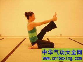 瑜伽基礎(chǔ)教學(xué)，邁向身心平衡的第一步，瑜伽入門指南，邁向身心平衡的起點(diǎn)