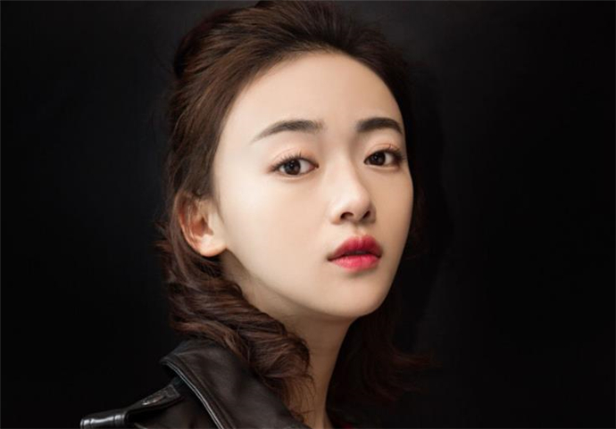 揭秘國防部發(fā)言人吳謹言，個人資料和圖片一覽，揭秘國防部部長吳謹言，個人資料和圖片全解析