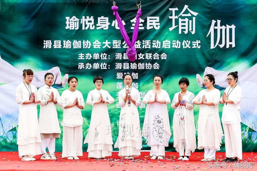 單人瑜伽拍照姿勢(shì)，展現(xiàn)優(yōu)雅與力量的藝術(shù)，優(yōu)雅與力量的展現(xiàn)，單人瑜伽拍照姿勢(shì)藝術(shù)