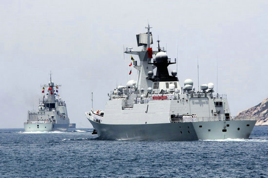 中國大型護(hù)衛(wèi)艦，護(hù)衛(wèi)海洋，展現(xiàn)大國力量，中國大型護(hù)衛(wèi)艦展現(xiàn)大國力量，護(hù)衛(wèi)海洋安全