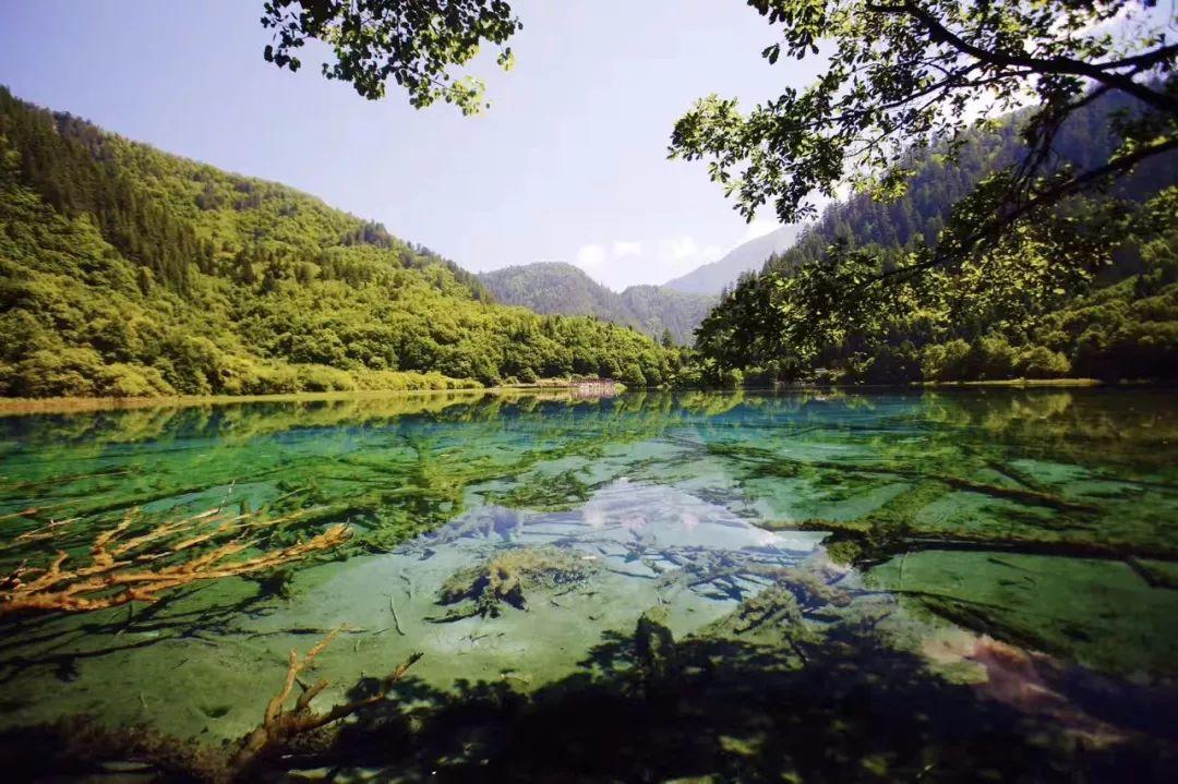 三月份去九寨溝旅游穿什么衣服——旅行裝備指南，三月九寨溝旅游必備裝備指南，穿什么衣服？