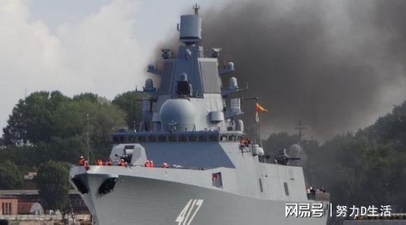 現(xiàn)代戰(zhàn)艦之庫茲涅佐夫號航母，俄羅斯的驕傲與力量象征，俄羅斯的力量象征，庫茲涅佐夫號航母的現(xiàn)代戰(zhàn)艦之旅
