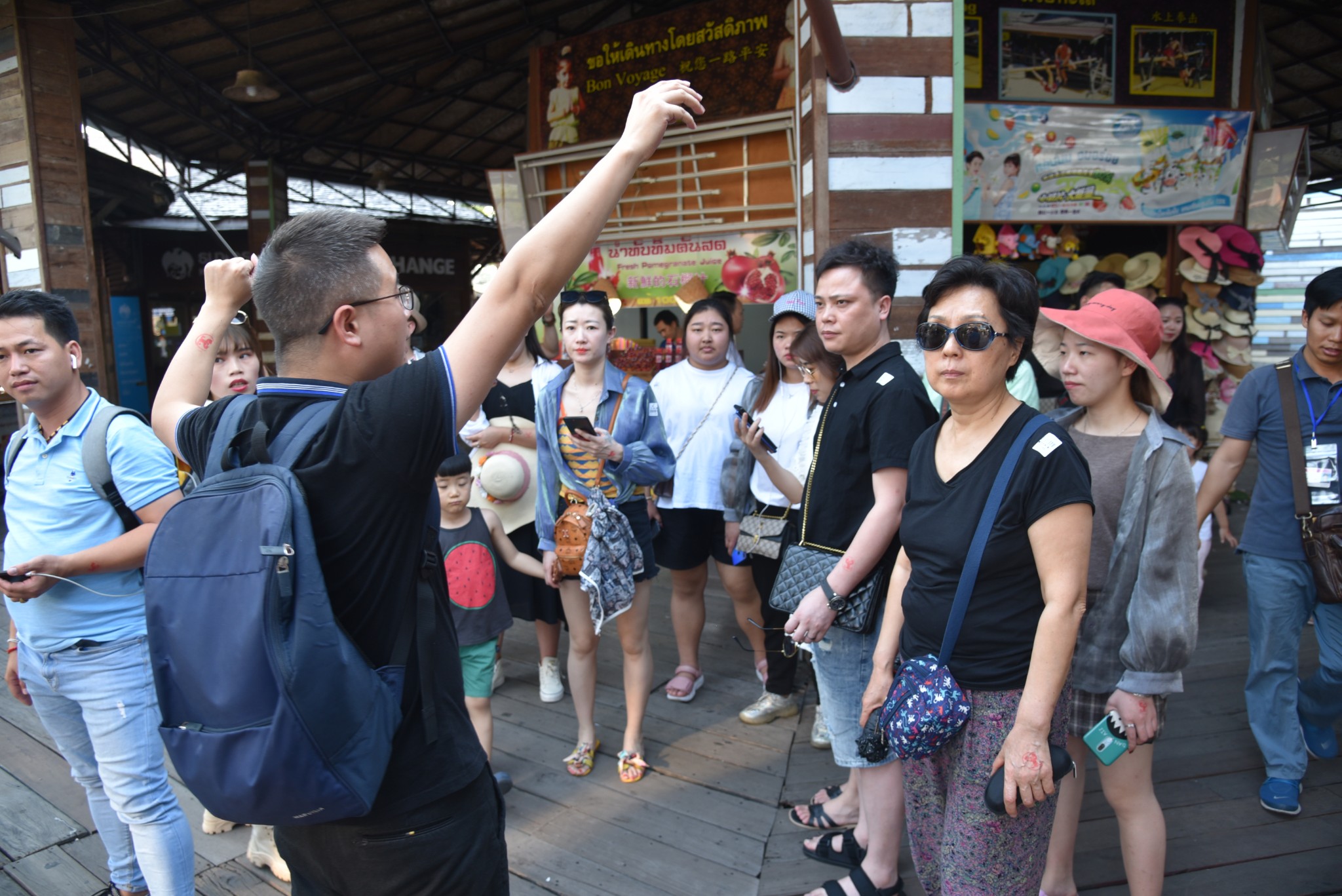 旅游購(gòu)物團(tuán)，探索購(gòu)物與旅游的完美結(jié)合，旅游購(gòu)物團(tuán)，購(gòu)物與旅游的完美融合之旅