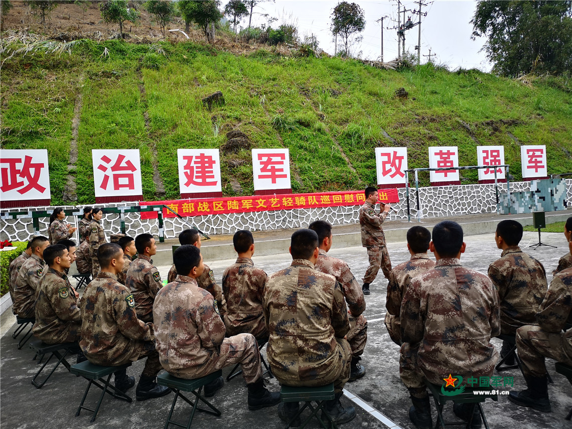 辛榮禎陸軍文藝，鐵骨柔情下的藝術(shù)之光，辛榮禎陸軍文藝，鐵骨柔情中的藝術(shù)輝煌